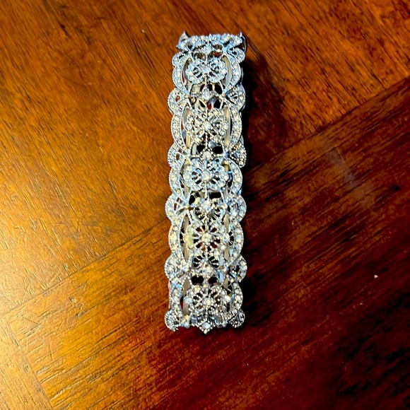 Adjustable Antique-style Silvertone and Crystal Bracelet - Picture 3 of 4